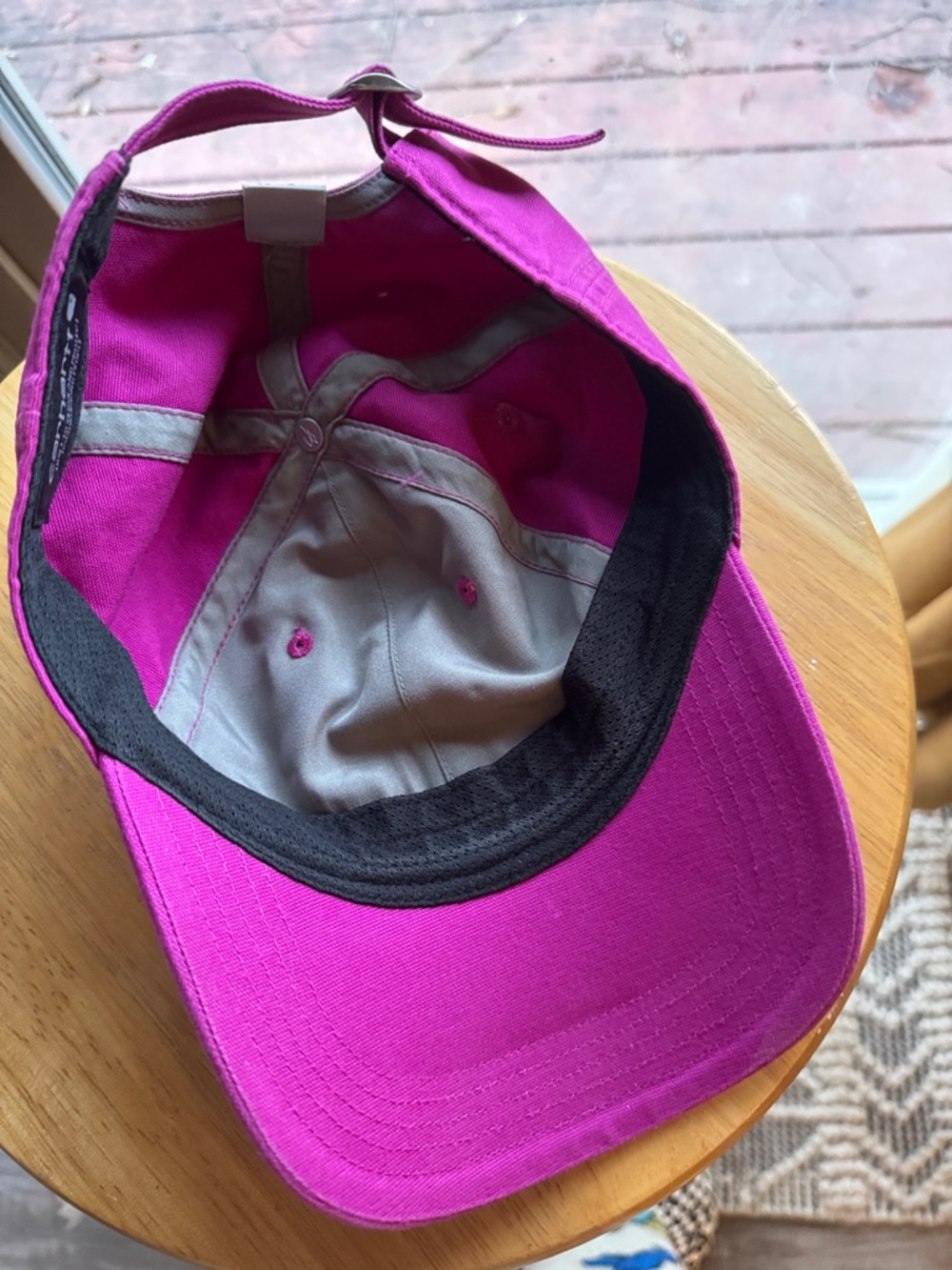 Pink Carhartt ball cap - Picture 4 of 4